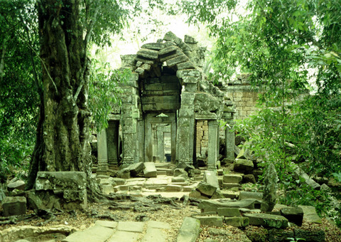 cambodia - angkor wat 4.jpg